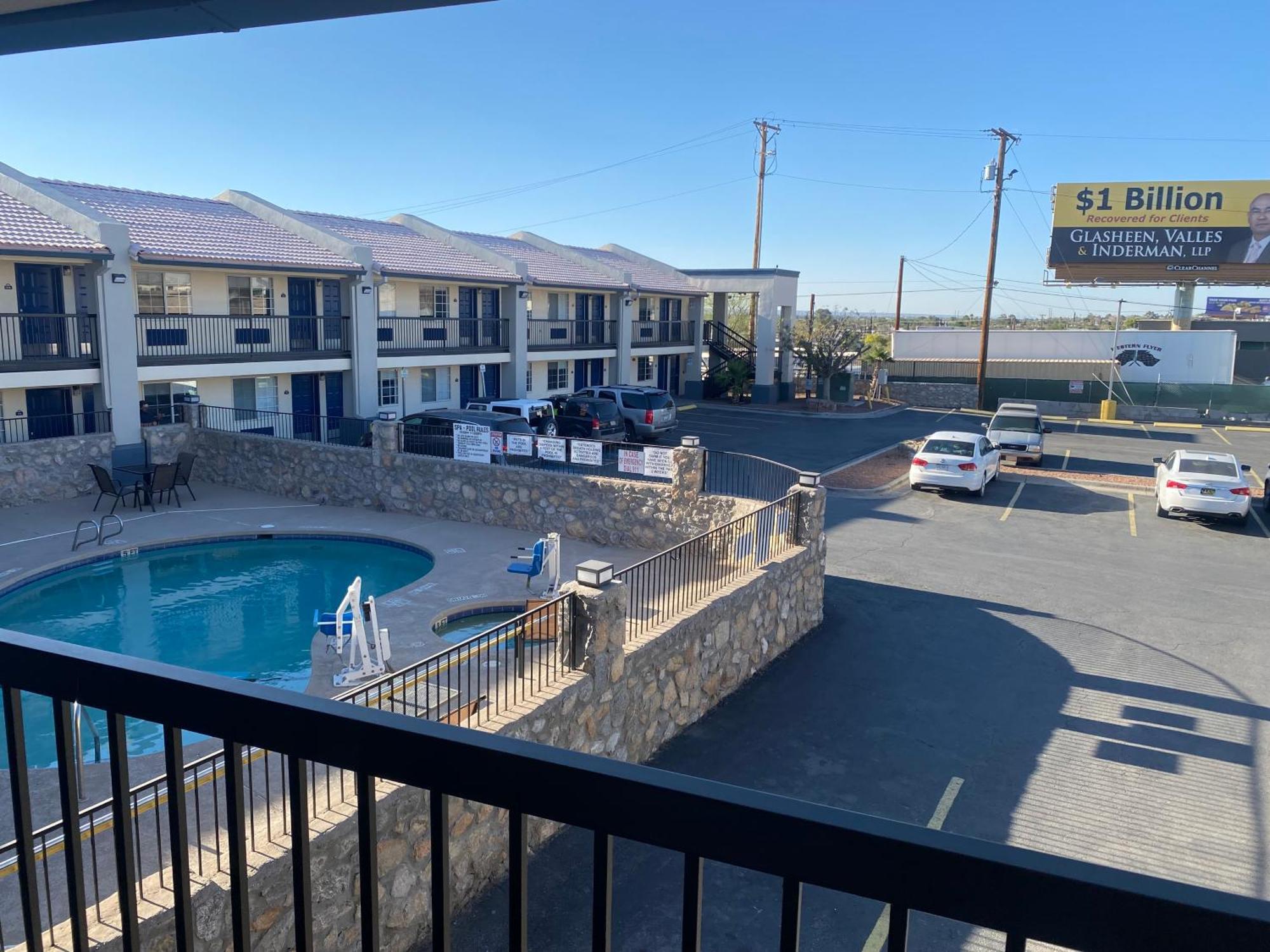 Days By Wyndham West Hotel El Paso