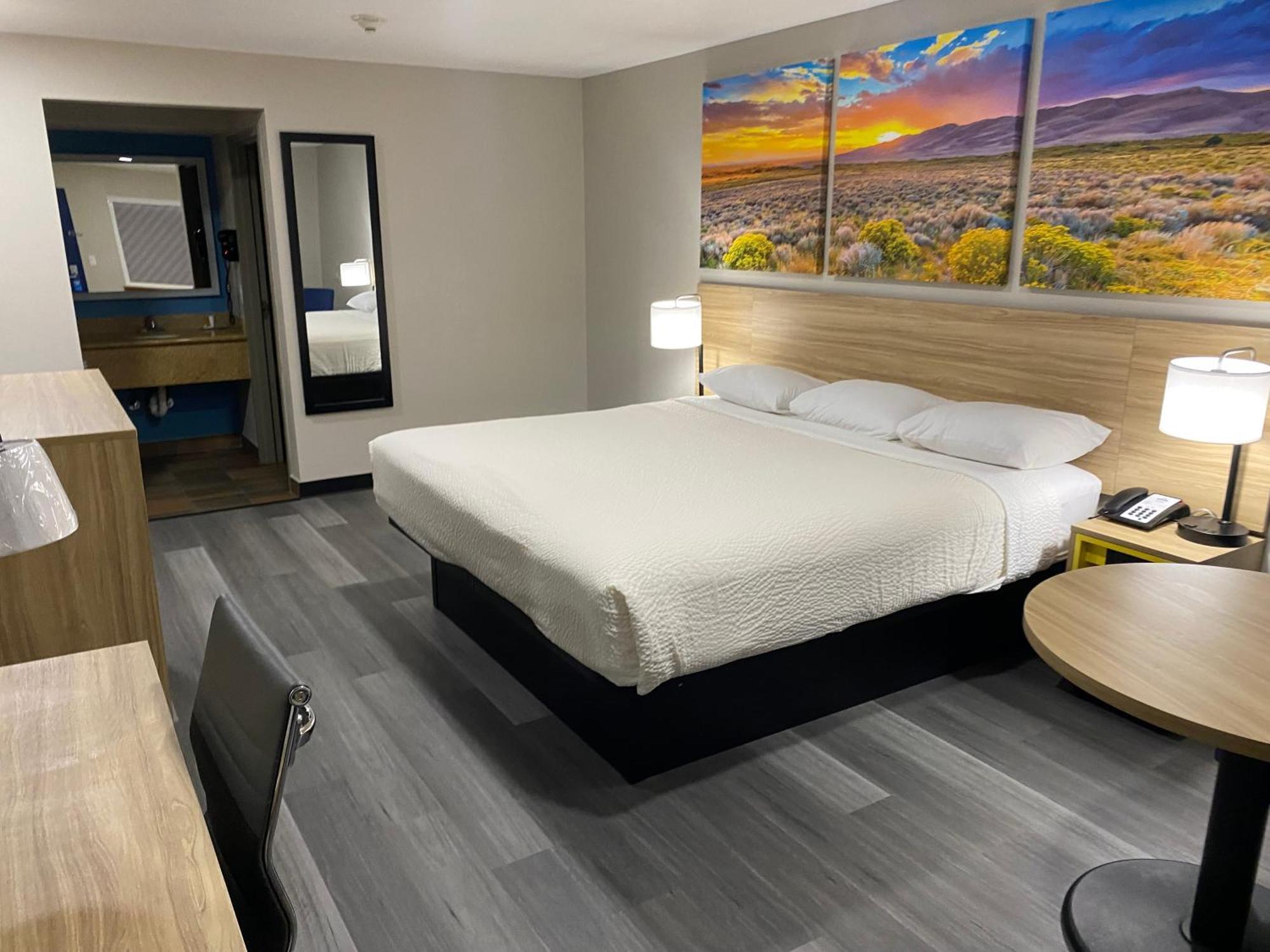 Days By Wyndham West Hotel 2*